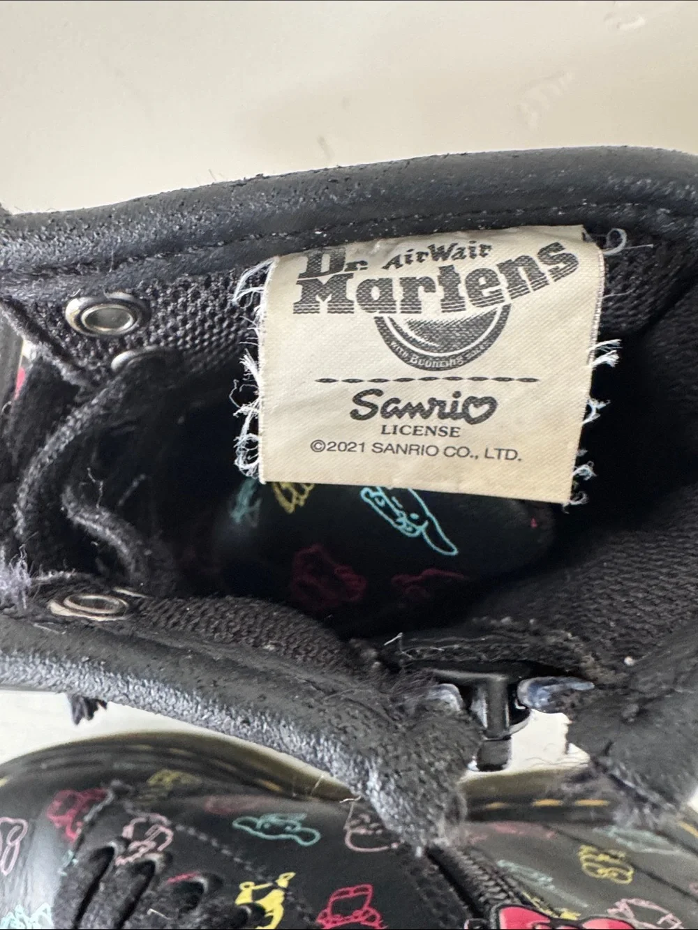 Dr. Martens Sanrio Hello Kitty Friends 1460 Leather Lace Up Boots Toddler Sz 10